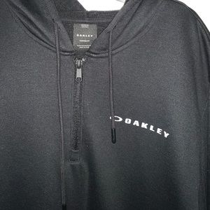 Men’s Oakley quarter zip hoodie